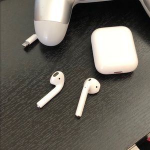 Apple AirPods